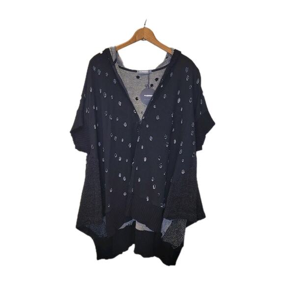 Alembika Womens Oversized Short Sleeve Poncho Hole Pattern Top Small Hoodie New - Picture 1 of 14